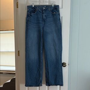Old Navy Women's Straight Leg Jeans in Blue
